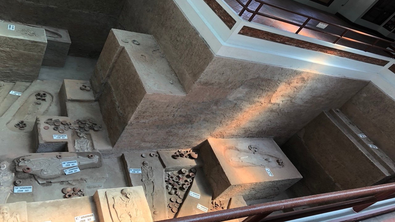 หลุมขุดค้นทางโบราณคดี14