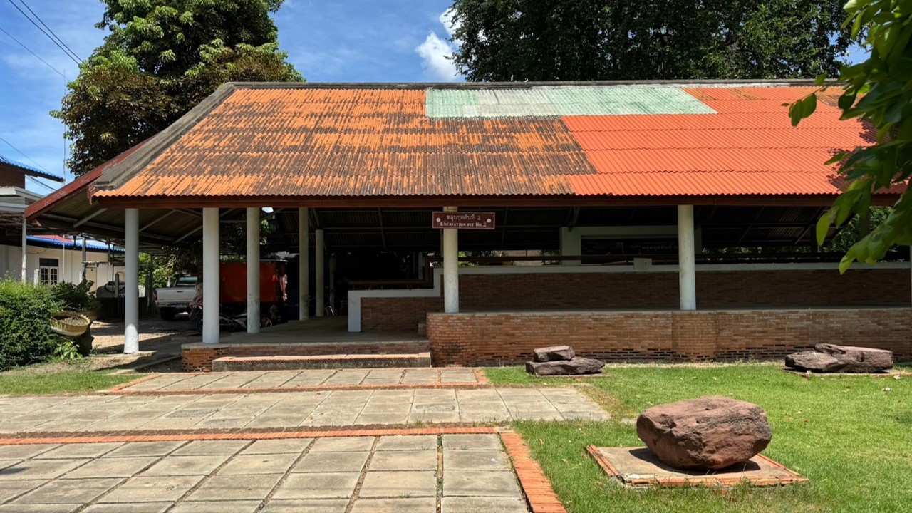 หลุมขุดค้นทางโบราณคดี21